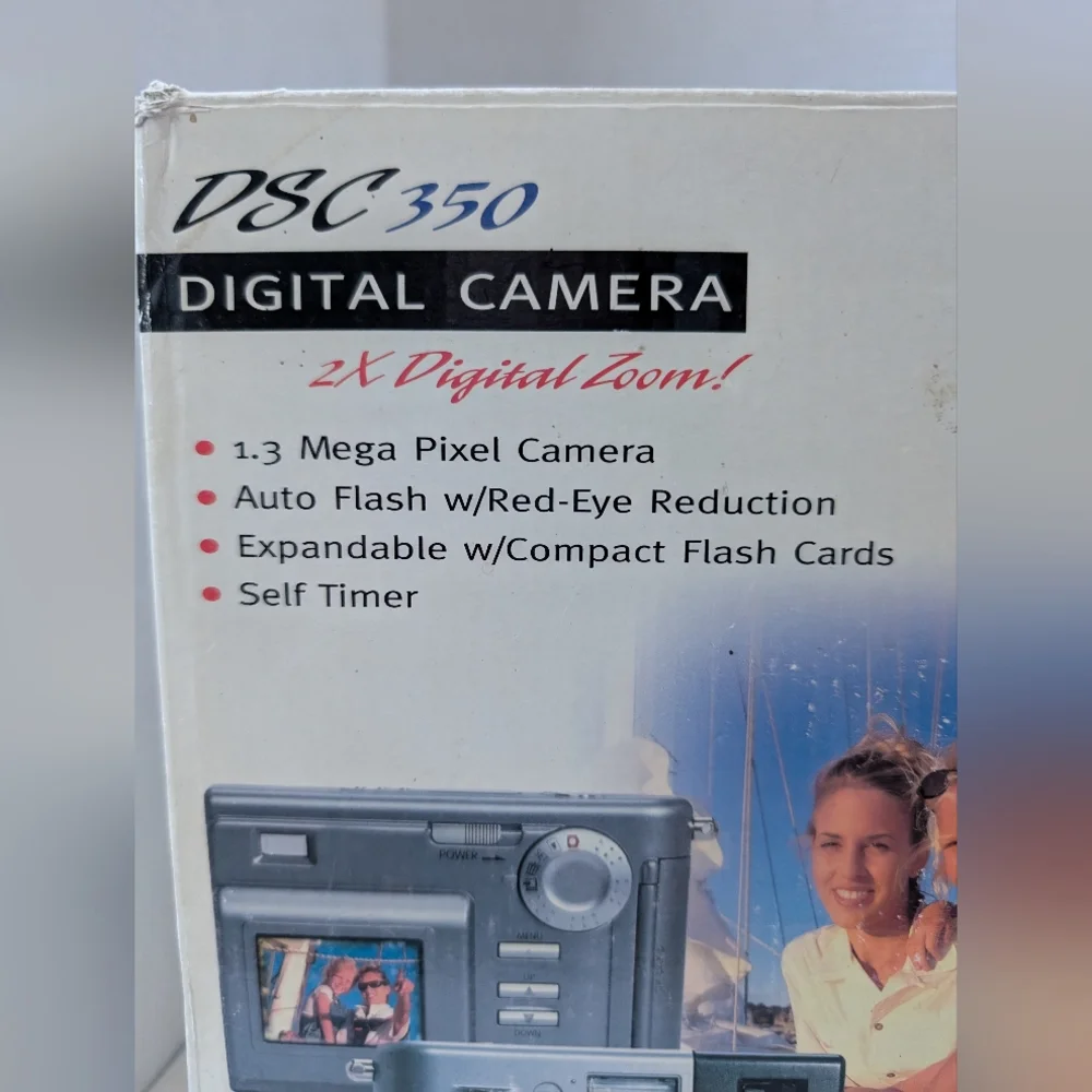 Vivitar DSC 350 Digital Camera 2x Digital Zoom 1.3 Mega Pixel. Black and silver